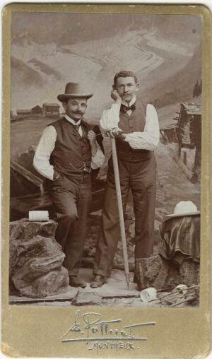 CDV 12TH PLATE STUDIO PORTRAIT OF CLIMBERS