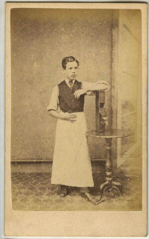 CARTE DE VISITE - CARPENTER'S ASSISTANT