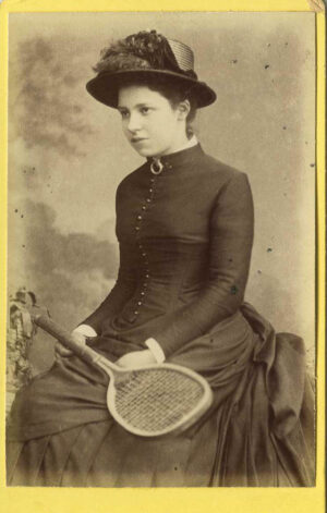 TENNIS LADY WITH TENNIS RACKET