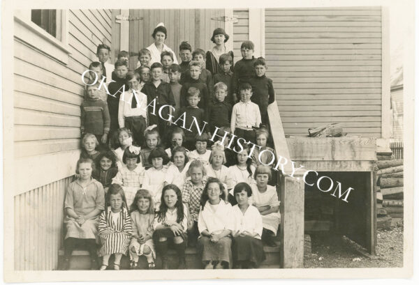 PENTICTON B.C. THREE MILE SCHOOL CLASS PORTRAIT 1924